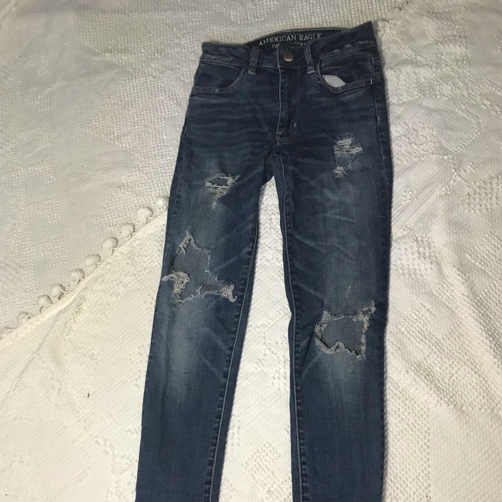 Ripped Blue Wash American Eagle Jeans
